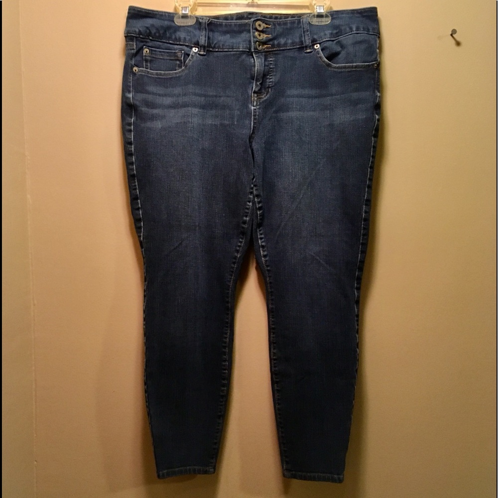 Torrid Premium Ankle Skinny Jeans 18